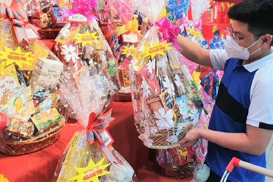 Gifts for Vietnamese Lunar New Year - Student Exchange