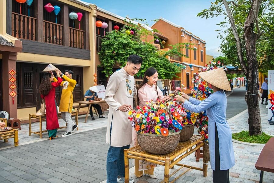 Tet Holiday Traditions - Student Exchange