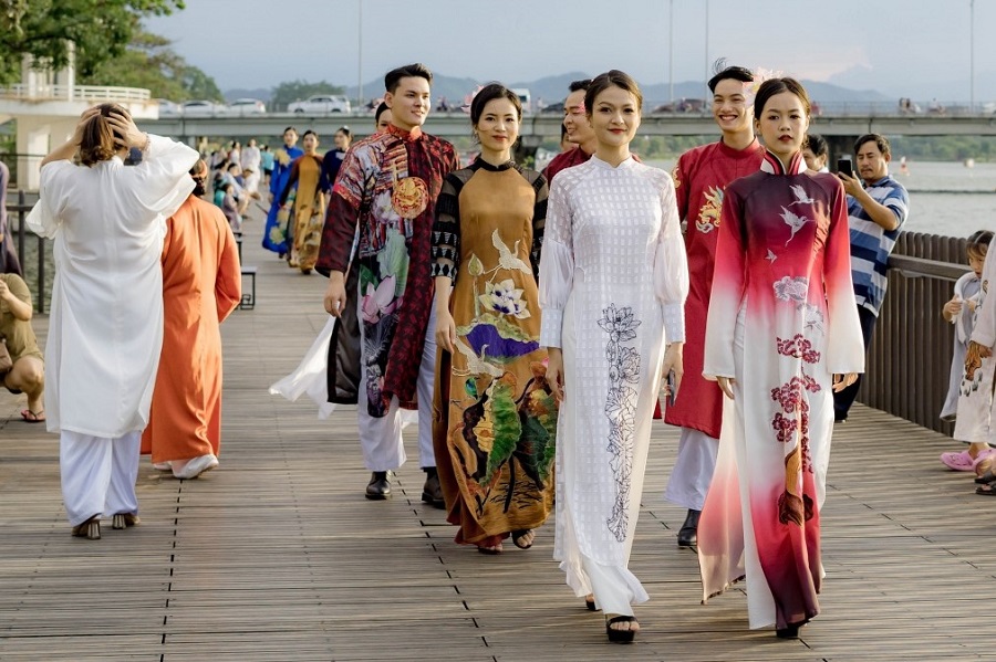 Ao Dai Student Exchange