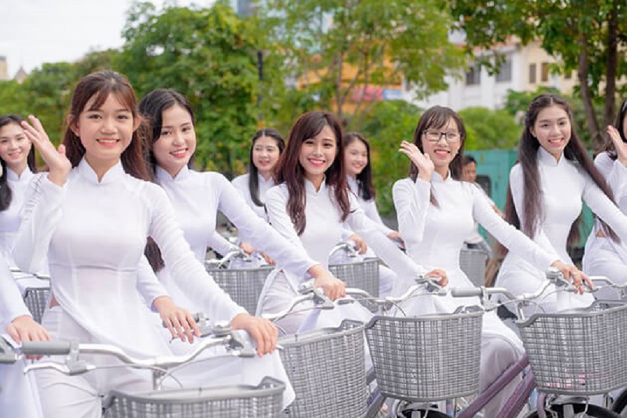 Ao Dai Student Exchange