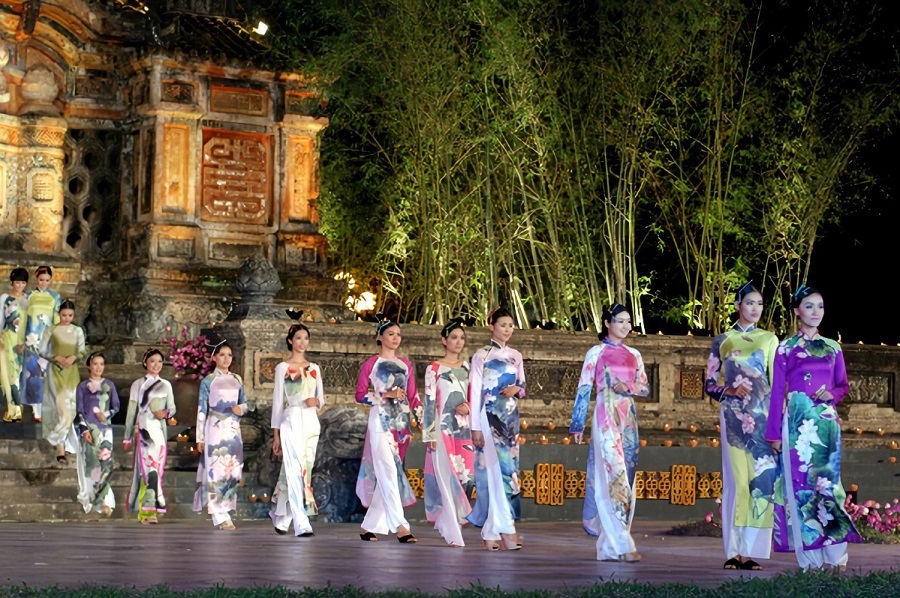 Ao Dai Student Exchange