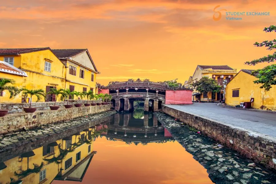 Chan May Port To Hoi An By Car Transfer - Student Exchange