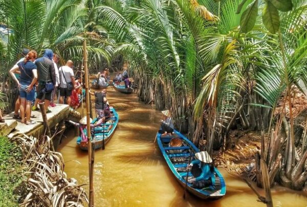 Ho Chi Minh to Hau Giang by private car- Vietnam Student Exchange Travel