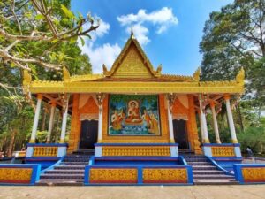 Ho Chi Minh to Soc Trang by private car- Vietnam Student Exchange Travel