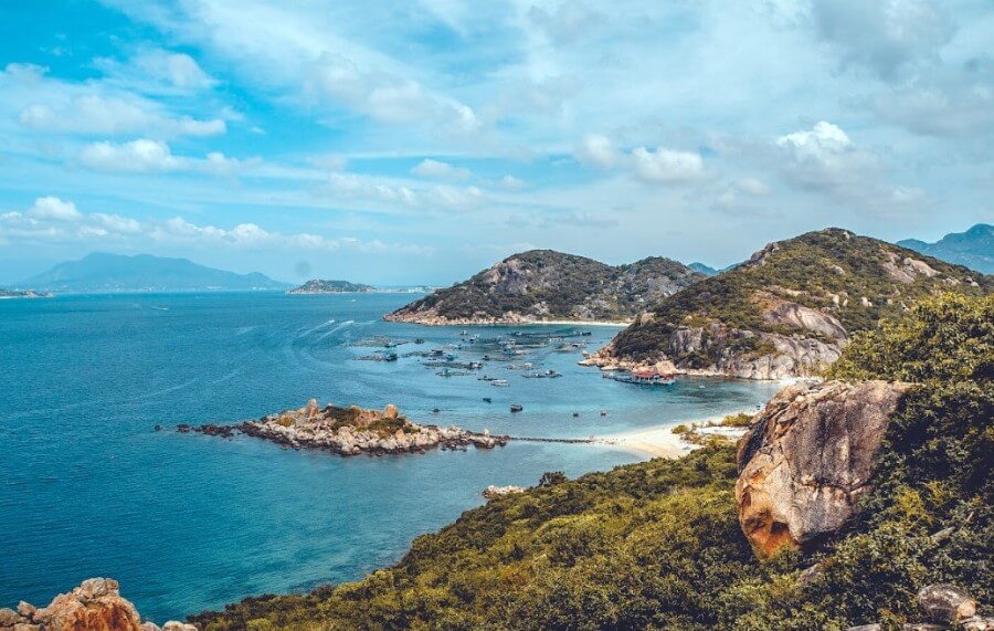 Ho Chi Minh to Cam Ranh by private car- Vietnam Student Exchange Travel