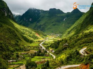 Cao Bang To Ha Giang Car Transfer - Student Exchange