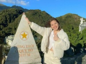 Sapa to Mu Cang Chai private car- Vietnam Student Exchange Travel