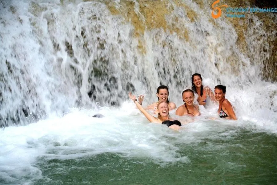 Halong Bay To Pu Luong By Car - Student Exchange